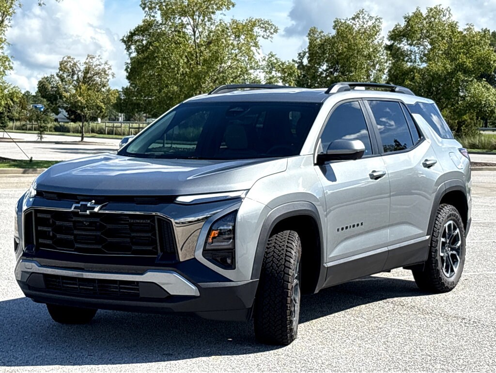 2025 Chevrolet Equinox ACTIV photo 3