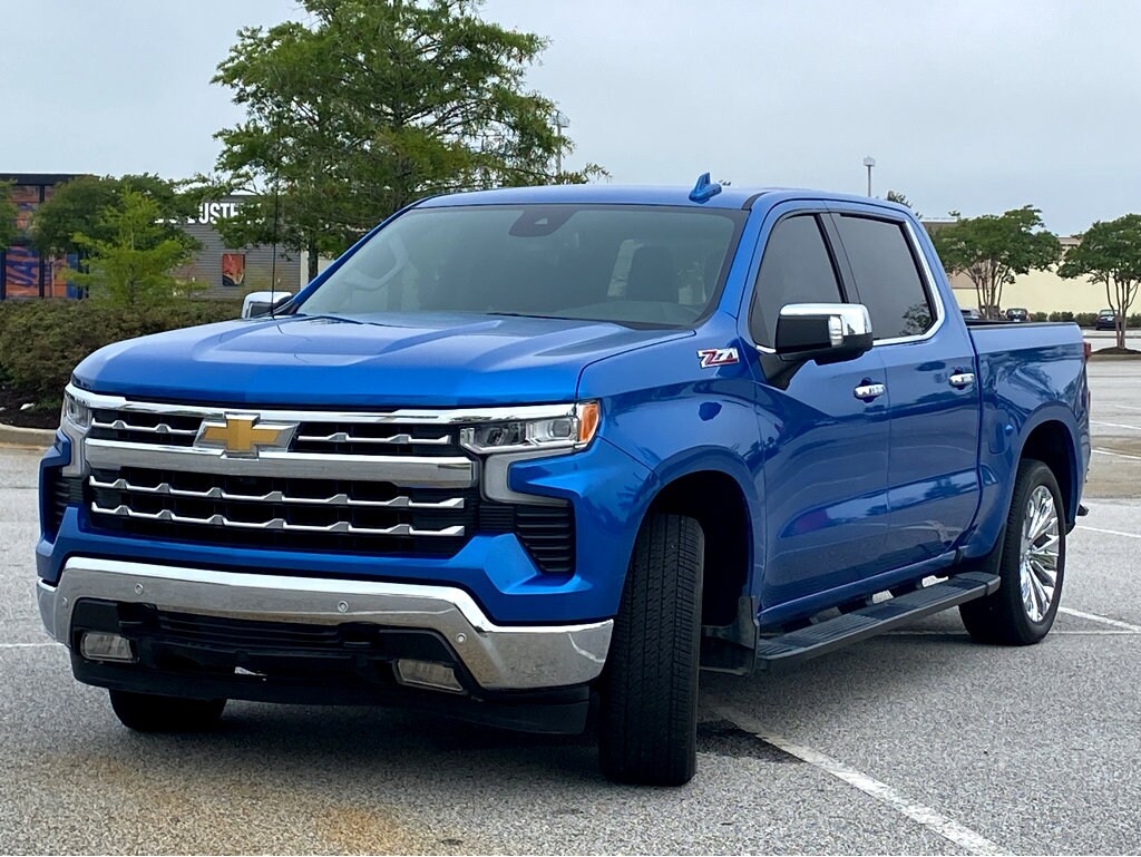 2024 Chevrolet Silverado 1500 LTZ photo 3