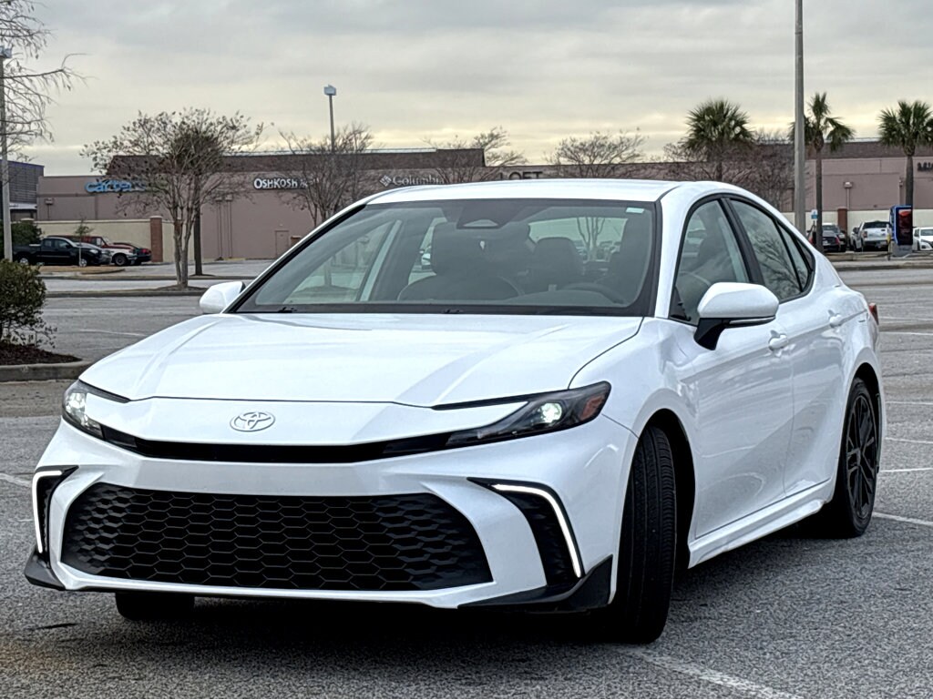Used 2025 Toyota Camry SE Sedan