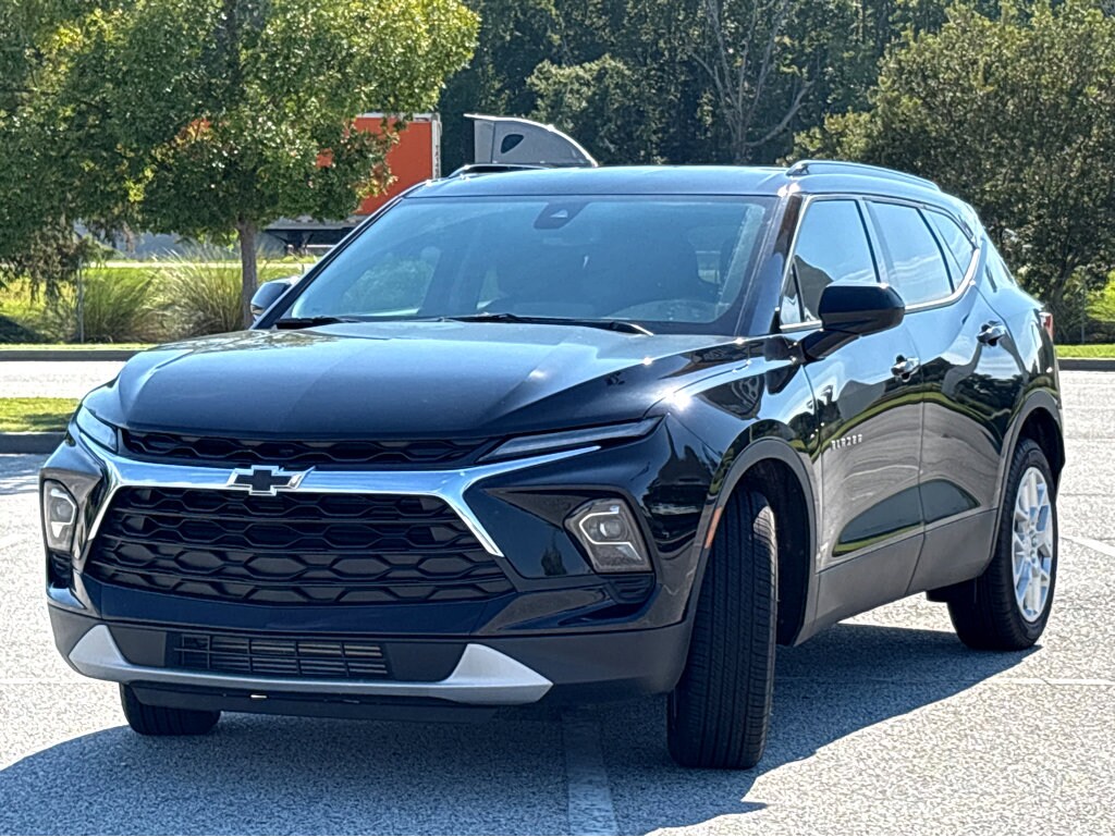 2025 Chevrolet Blazer 2LT photo 3