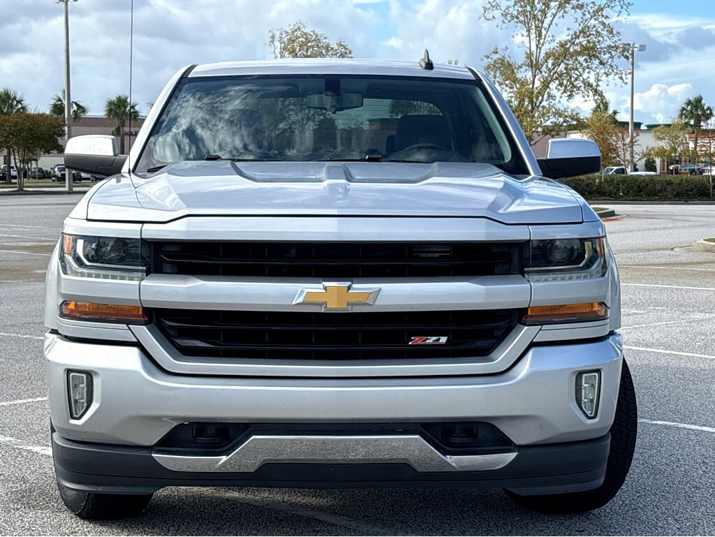 2018 Chevrolet Silverado 1500 photo 2