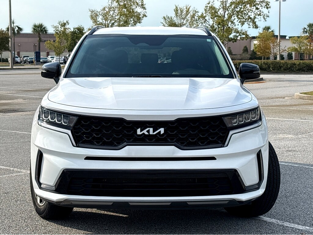 2023 Kia Sorento S photo 2