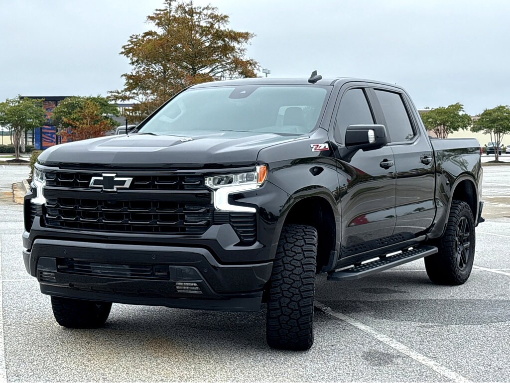 2024 Chevrolet Silverado 1500 RST photo 3