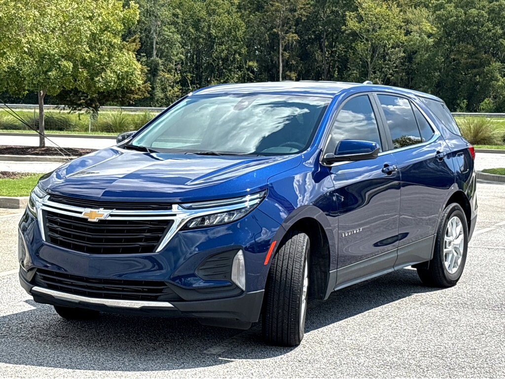 2022 Chevrolet Equinox LT photo 3