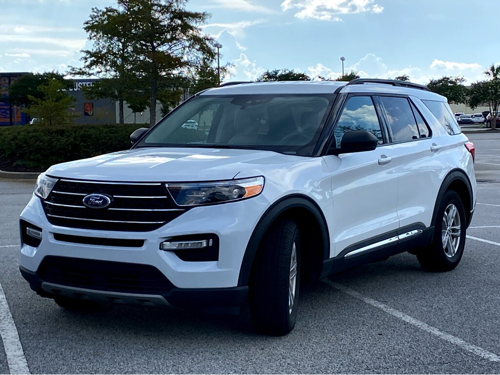 2023 Ford Explorer XLT photo 3