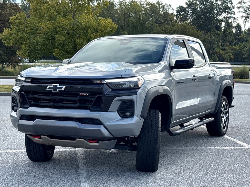 2023 Chevrolet Colorado Z71 photo 3