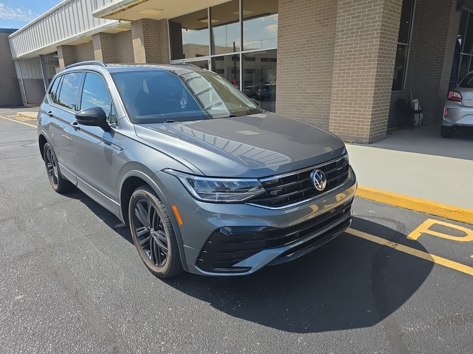 2022 Volkswagen Tiguan SE R-LINE BLACK