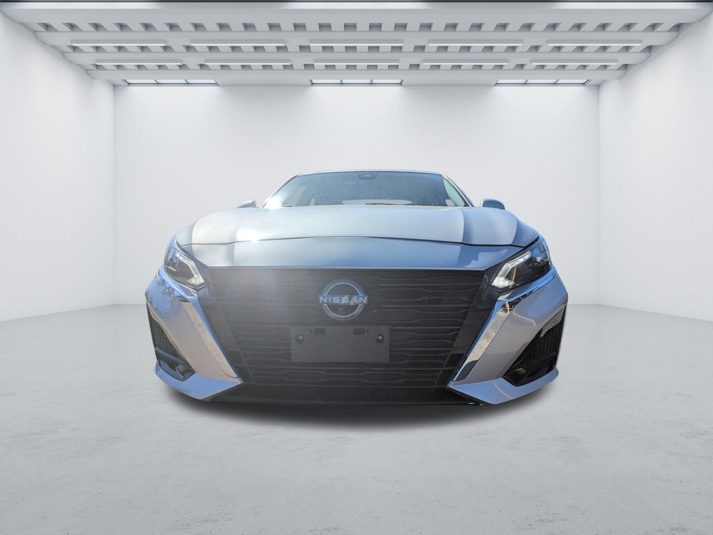 Used 2023 Nissan Altima 2.5 SV Sedan