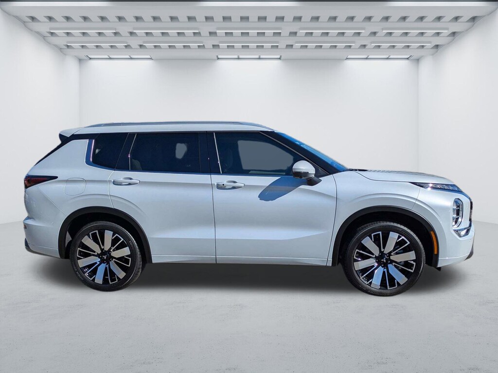 Used 2025 Mitsubishi Outlander SEL SUV