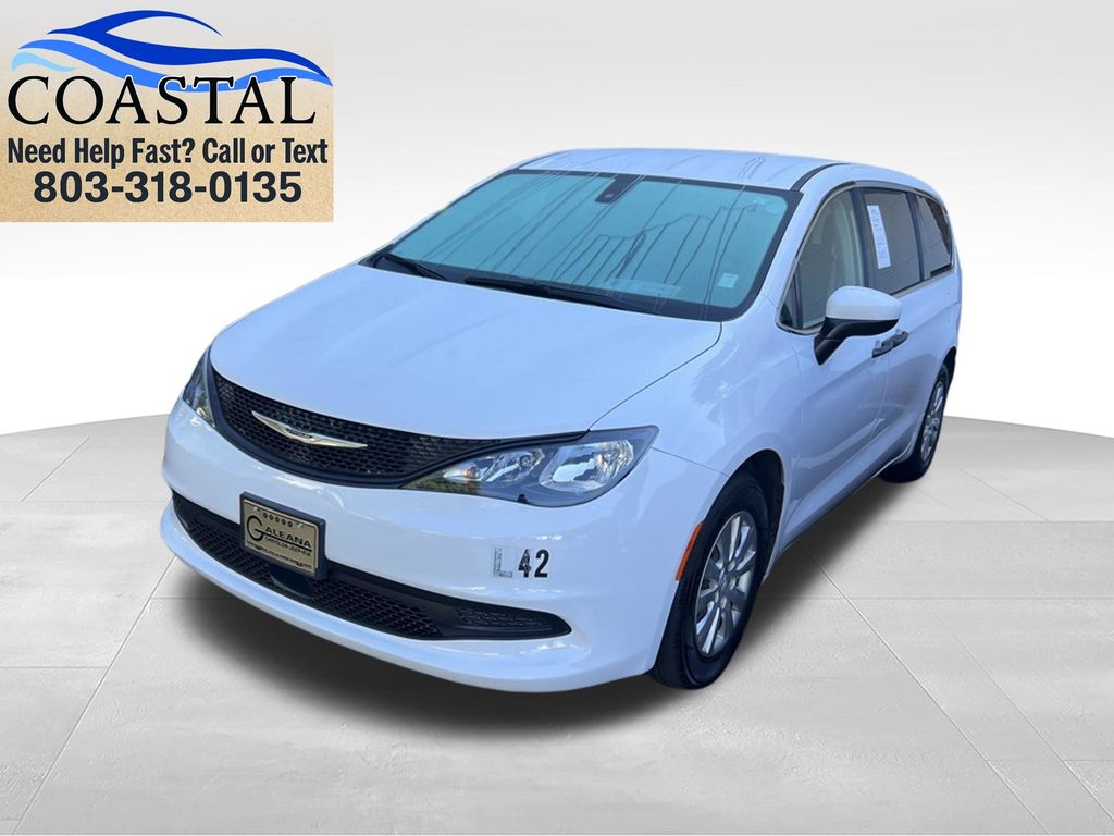 2021 Chrysler Voyager L's photo