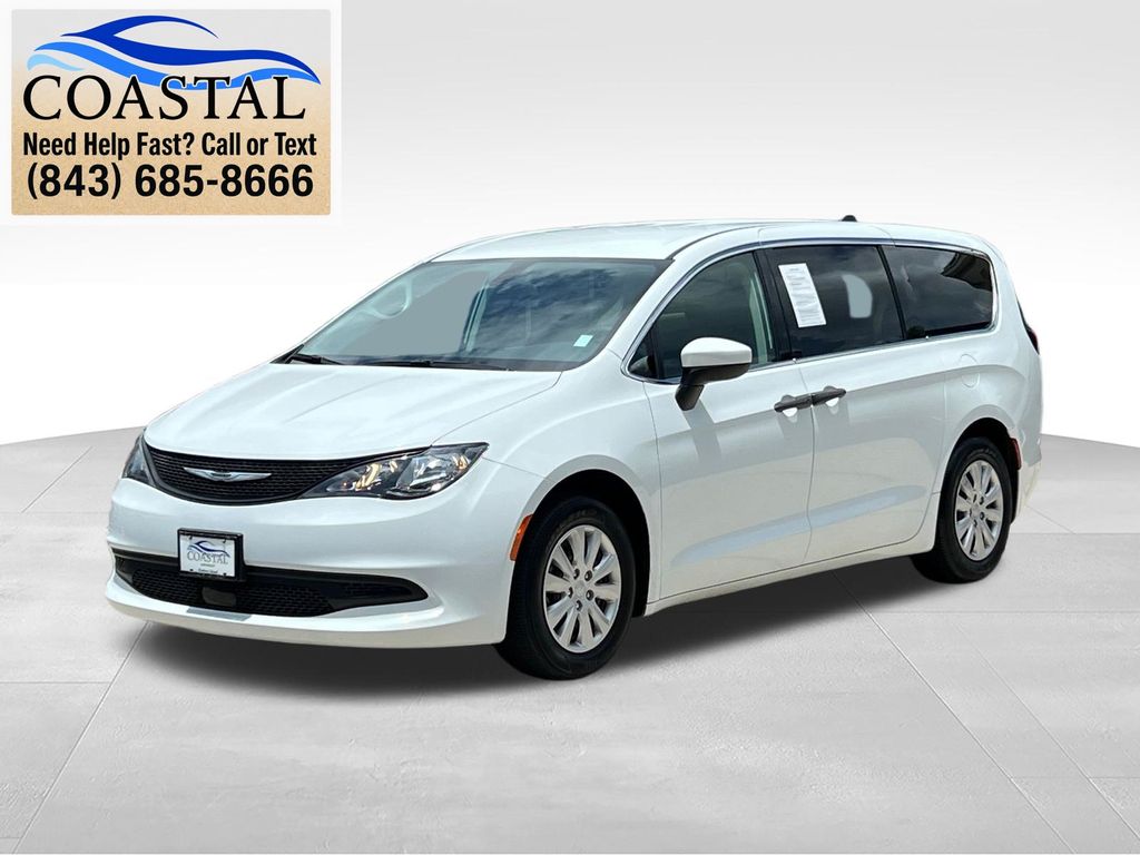2021 Chrysler Voyager L's photo