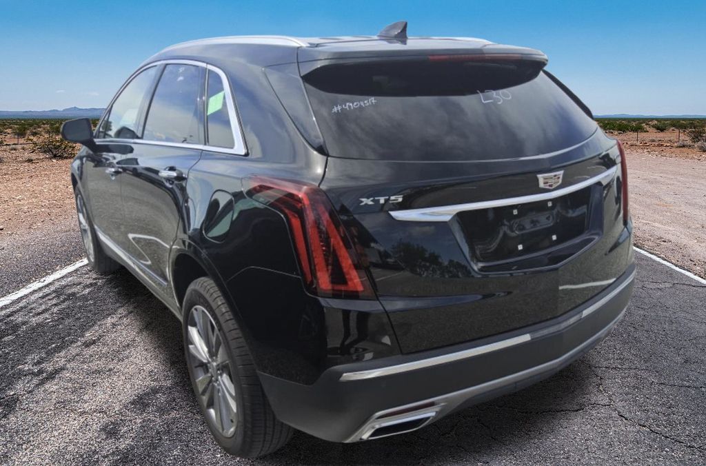 2025 Cadillac XT5 Premium Luxury photo 3