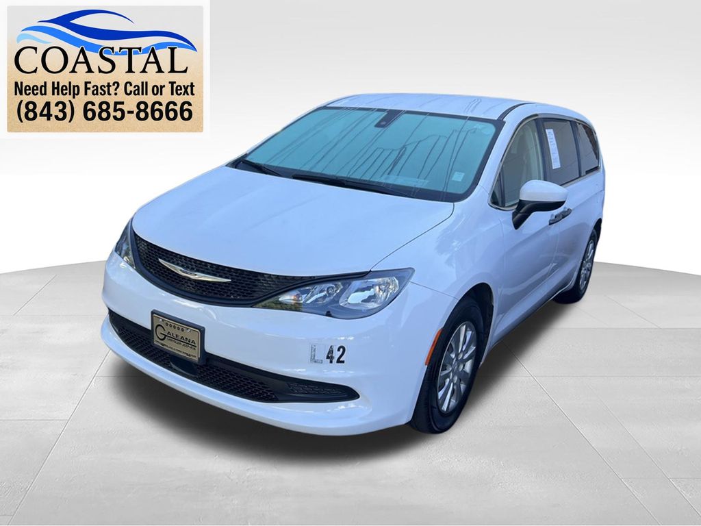 2021 Chrysler Voyager L's photo