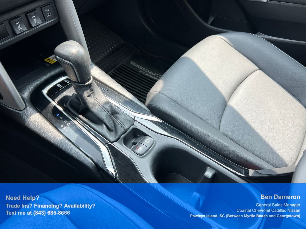2023 Toyota Corolla Cross XLE - Photo 35