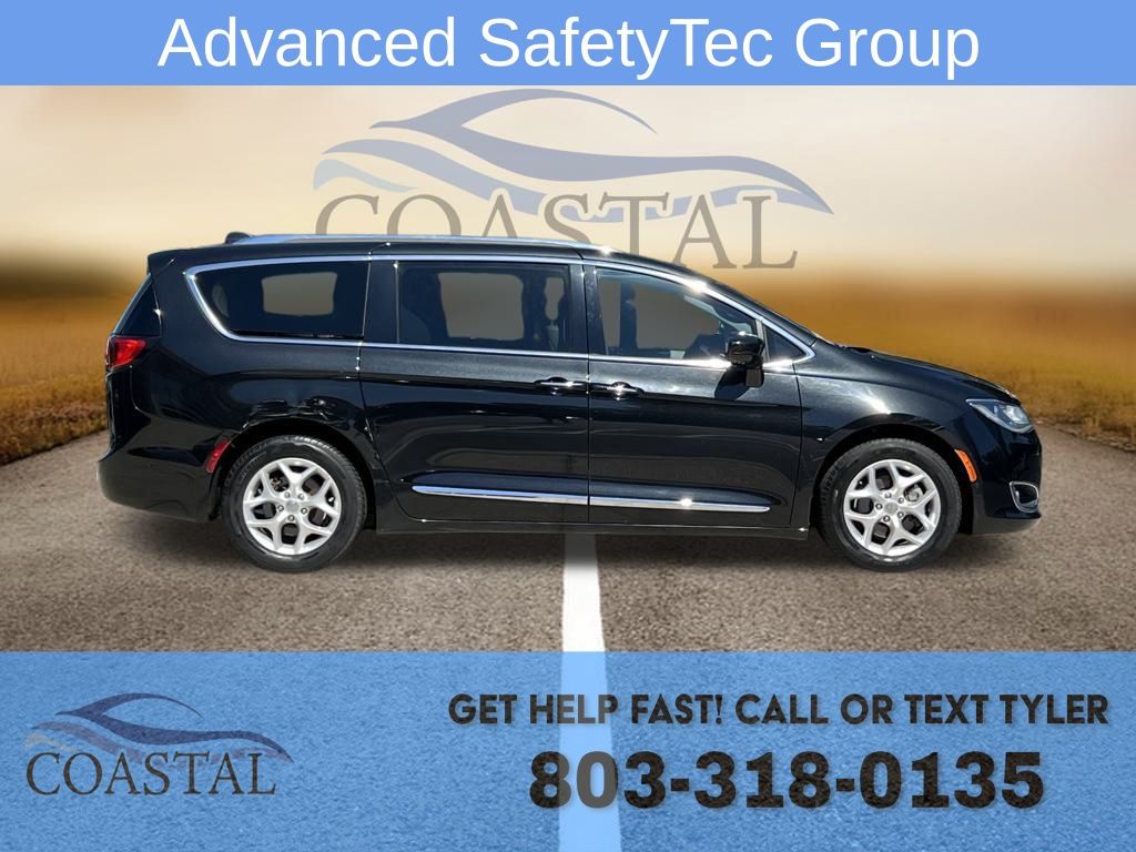 2017 Chrysler Pacifica Touring Plus photo 3