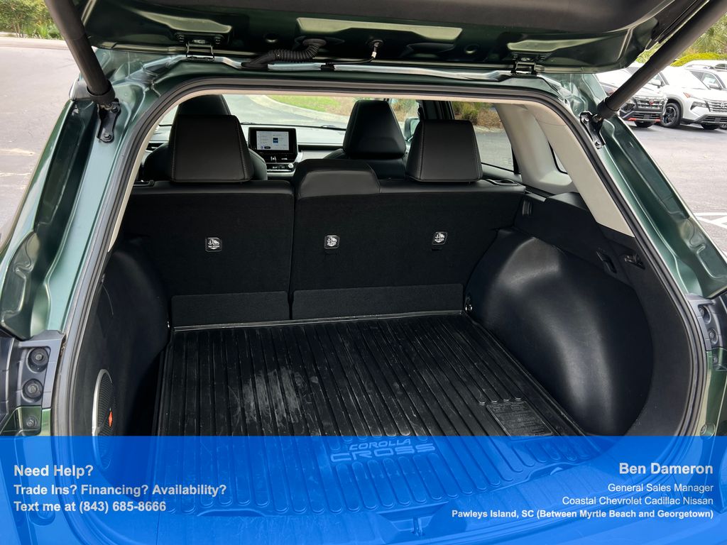 2023 Toyota Corolla Cross XLE - Photo 18