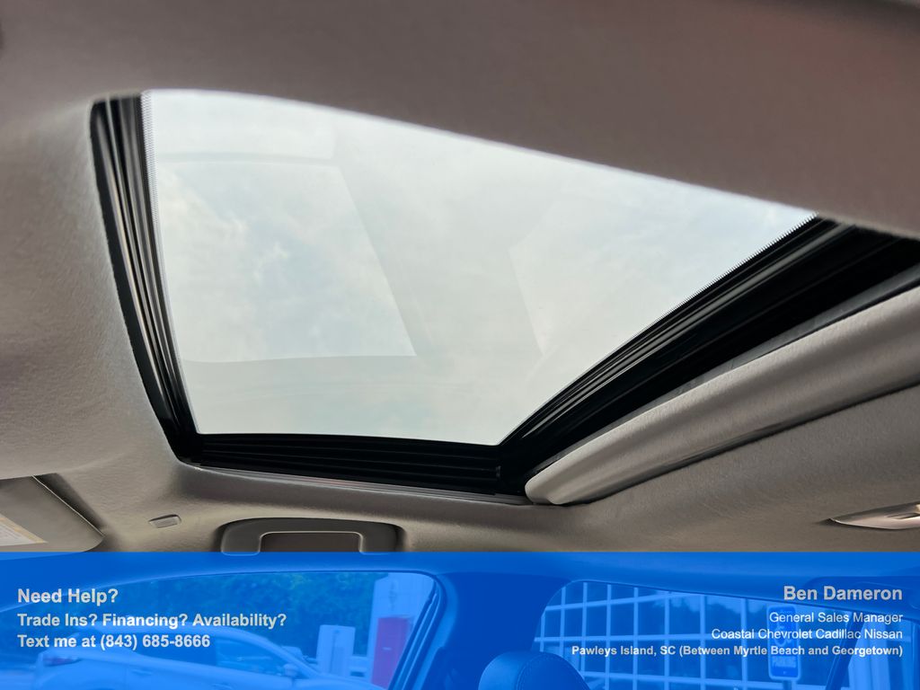 2023 Toyota Corolla Cross XLE - Photo 10