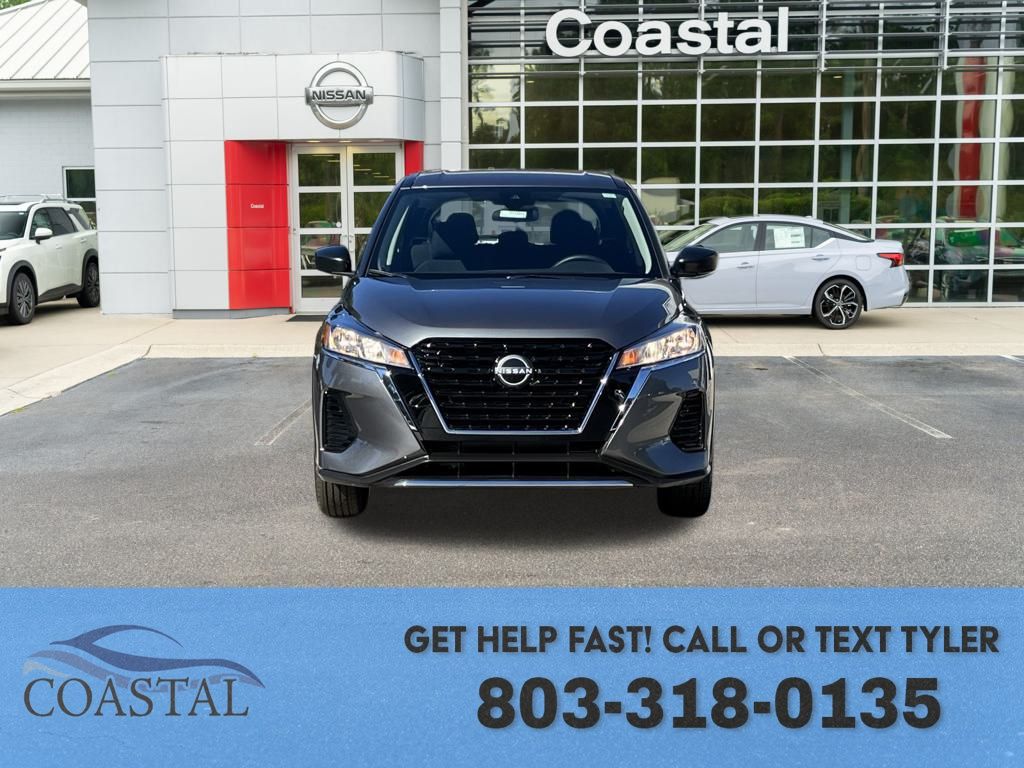 2025 Nissan Kicks Play S photo 2