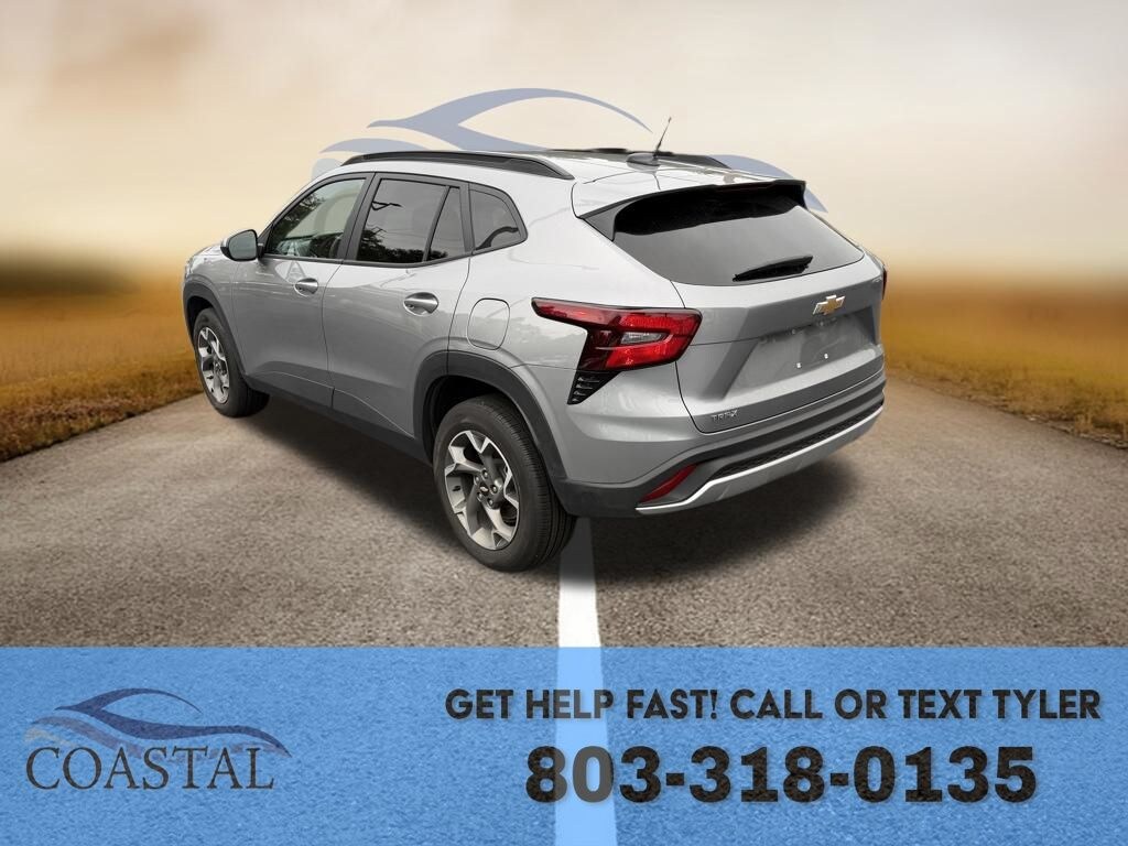 Used 2025 Chevrolet Trax LT SUV