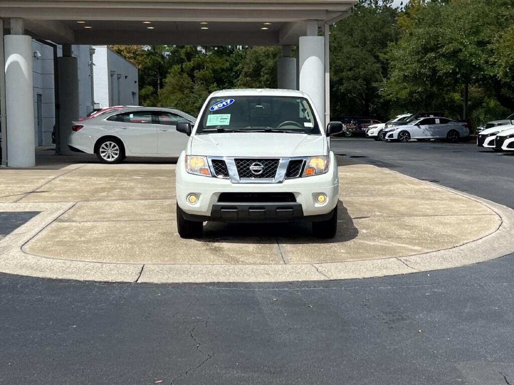 Used 2017 Nissan Frontier SV Truck Crew Cab