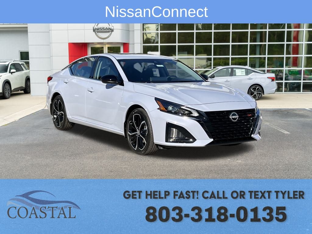2025 Nissan Altima SR photo 3