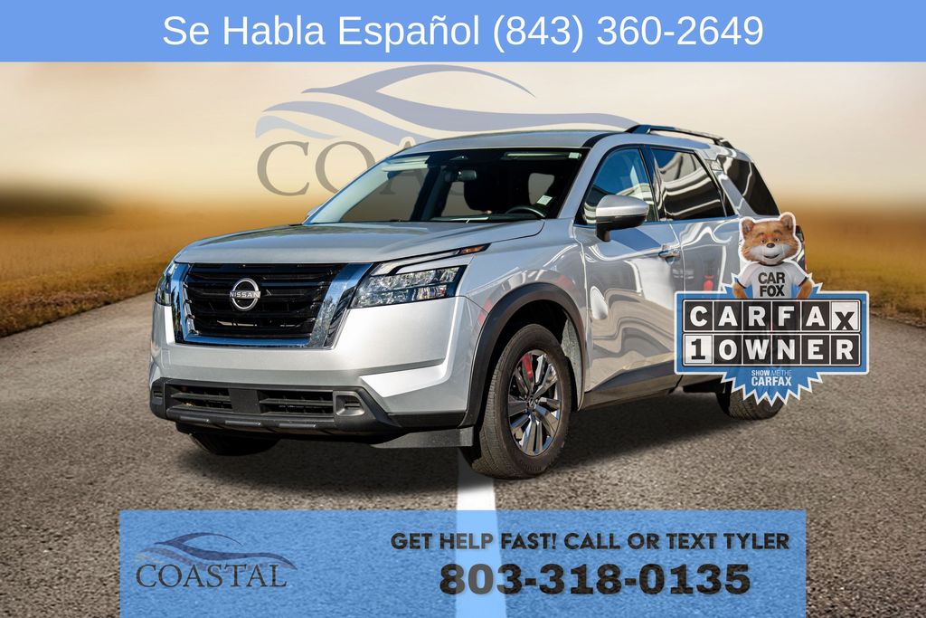2025 Nissan Pathfinder SV's photo