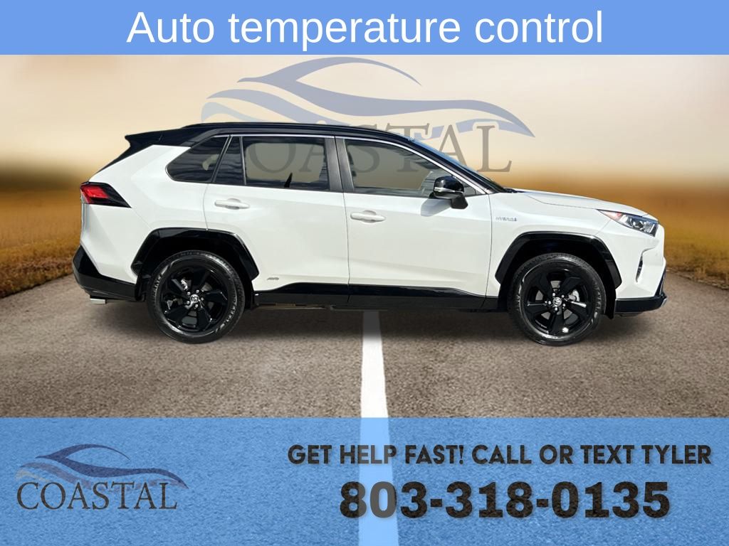 2020 Toyota RAV4 Hybrid XSE photo 3