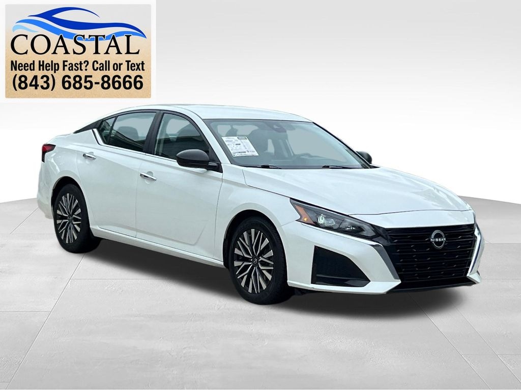 Used 2024 Nissan Altima 2.5 SV Sedan