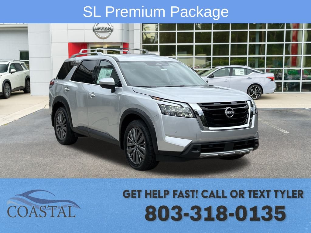 2025 Nissan Pathfinder SL photo 3