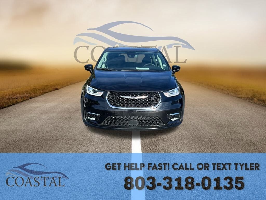 Used 2024 Chrysler Pacifica Touring L Van Passenger Van