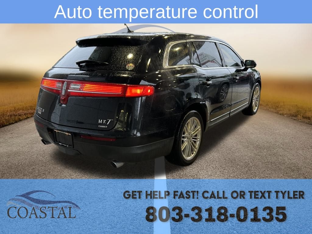 2016 Lincoln MKT EcoBoost photo 4