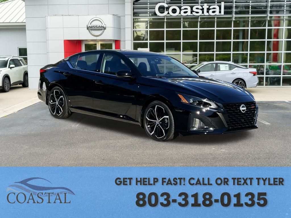 2025 Nissan Altima SR photo 3