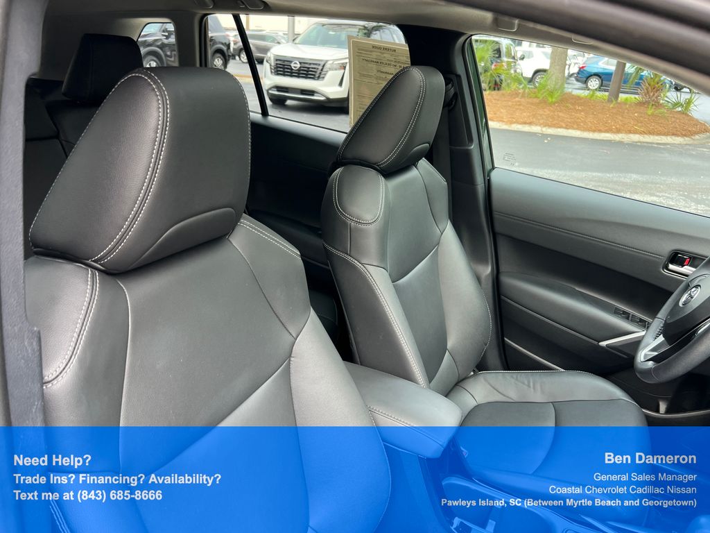 2023 Toyota Corolla Cross XLE - Photo 23