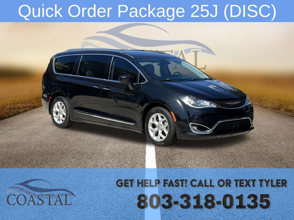 2017 Chrysler Pacifica Touring Plus photo 2