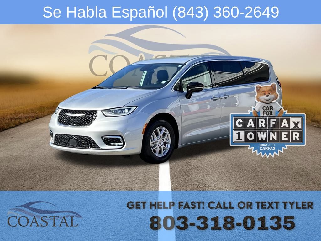 2024 Chrysler Pacifica Touring L's photo