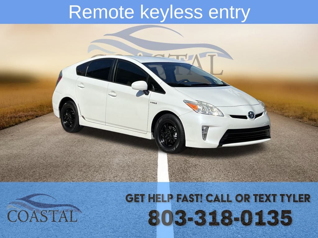 2015 Toyota Prius Four photo 2