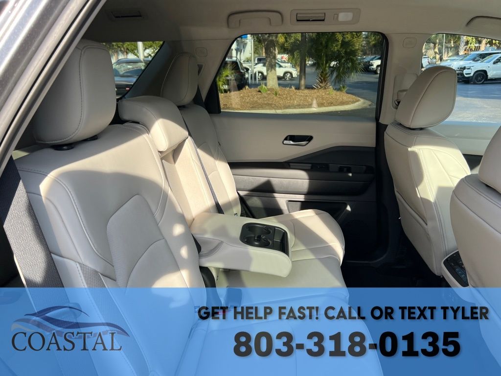 2026 Nissan Pathfinder SL SUV