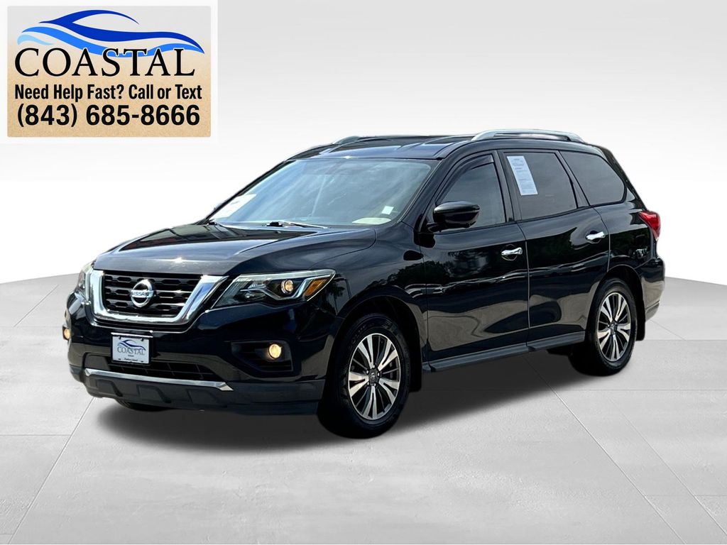 2017 Nissan Pathfinder SL 2WD's photo