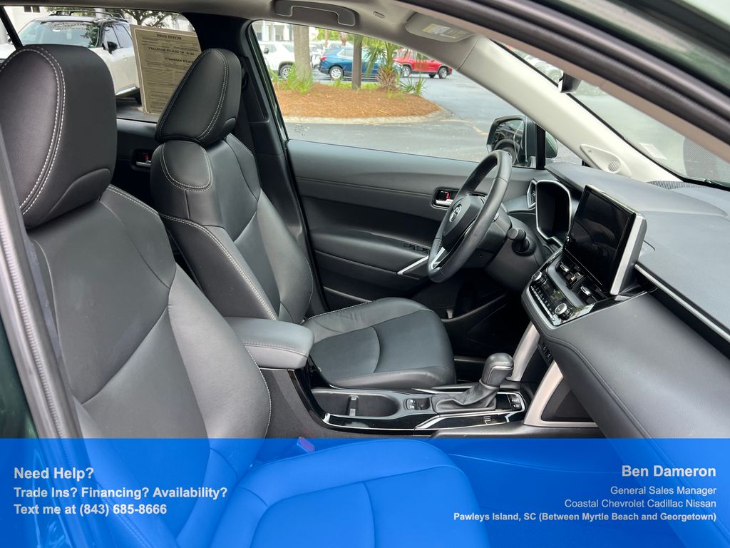 2023 Toyota Corolla Cross XLE - Photo 22