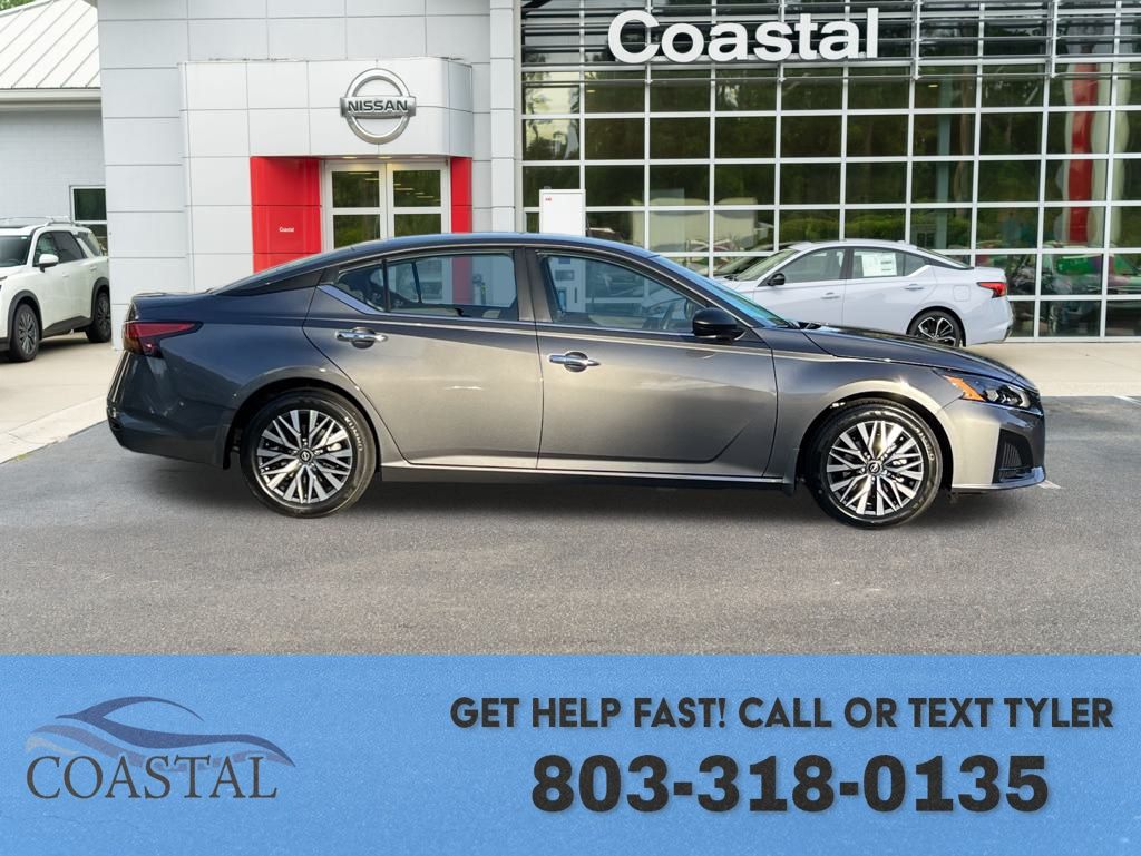 2025 Nissan Altima SV photo 2