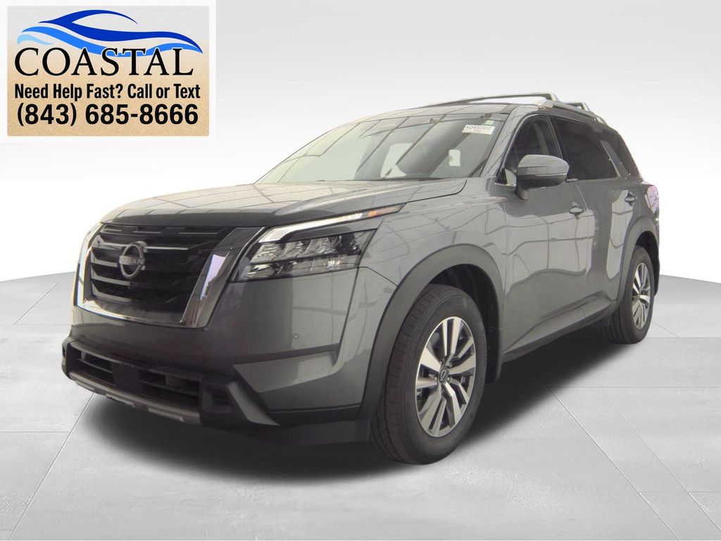 2025 Nissan Pathfinder SL 4WD's photo