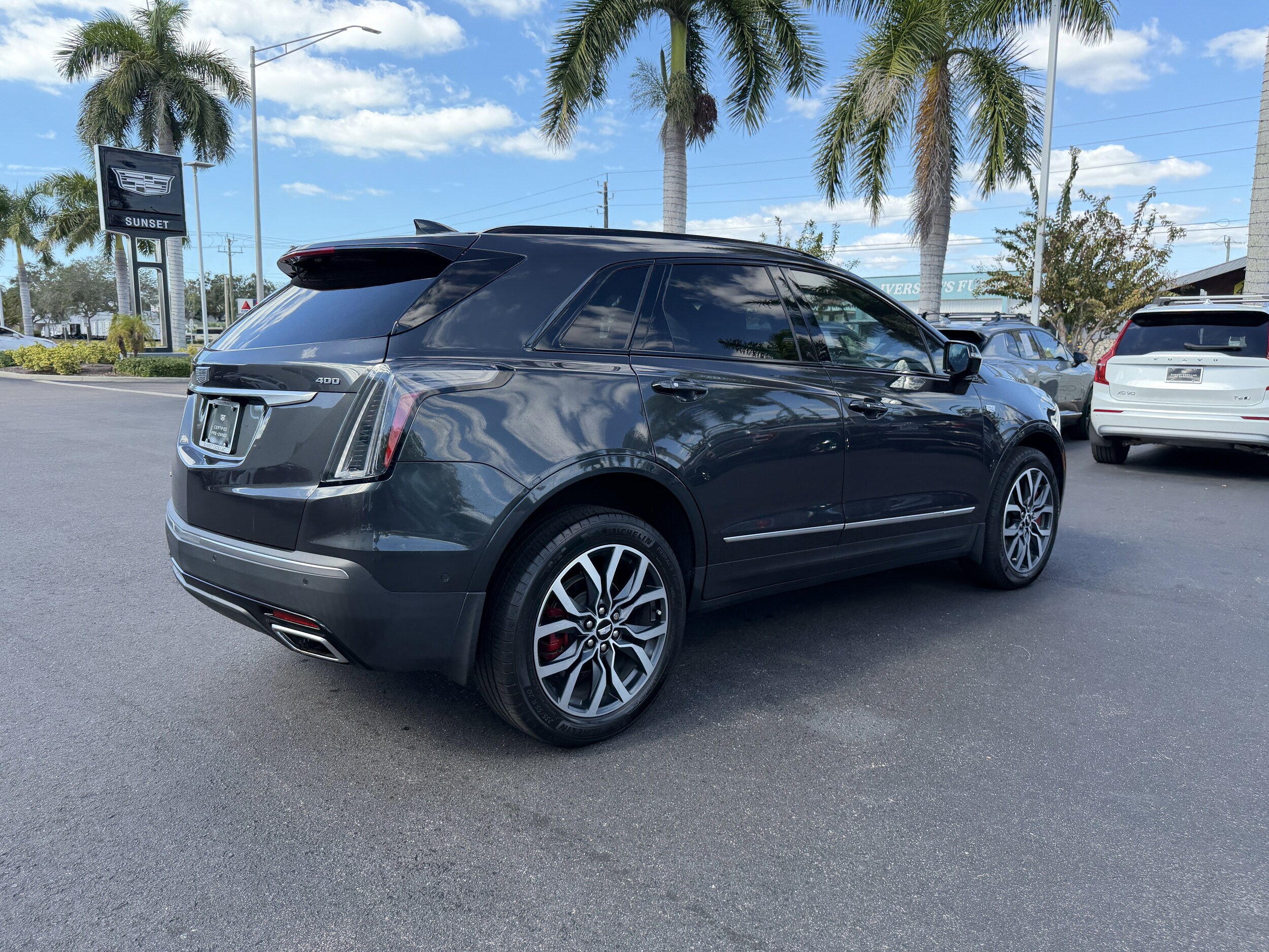 2022 Cadillac XT5 Sport photo 3