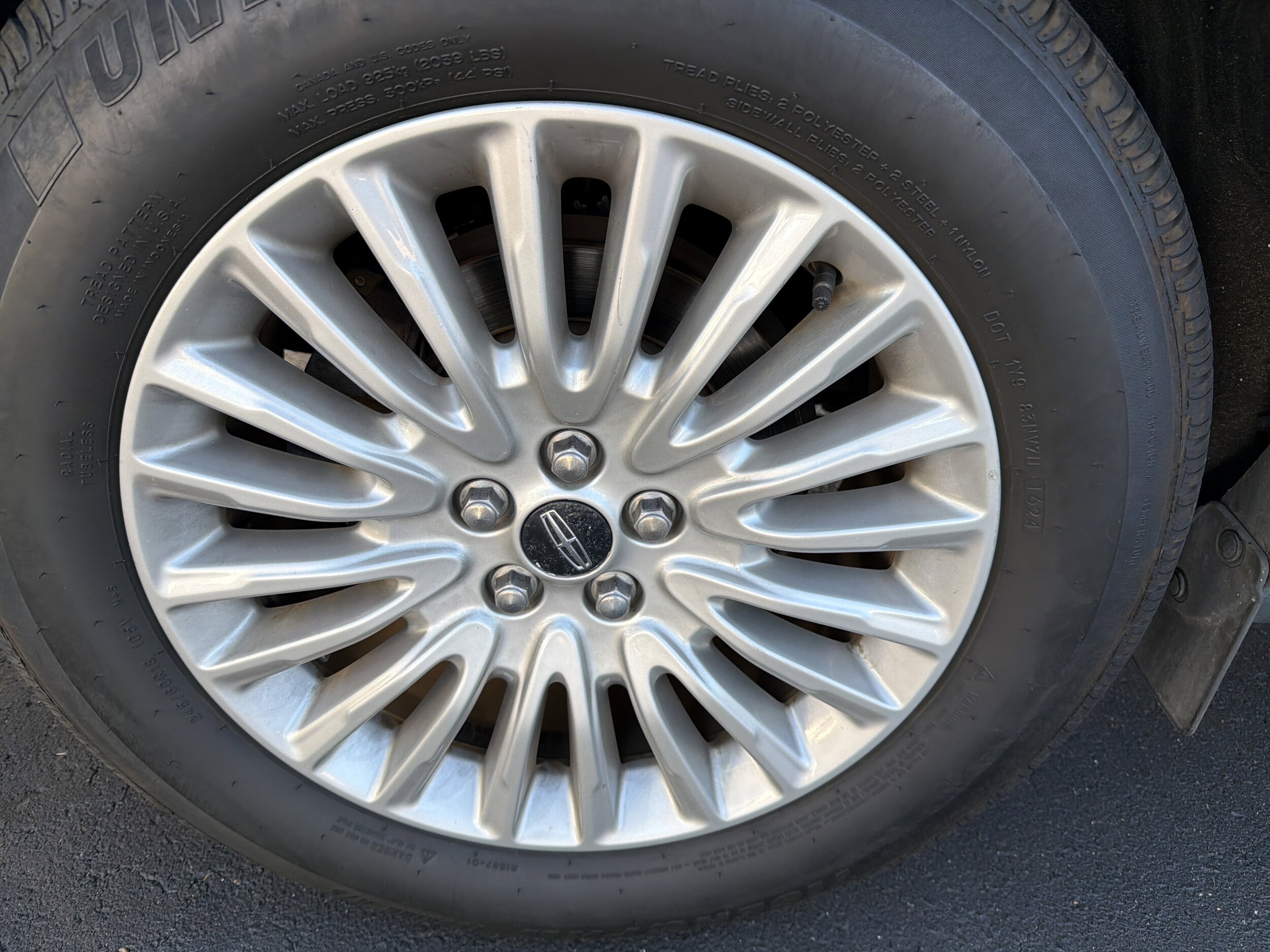 2019 Lincoln Nautilus Standard photo 4