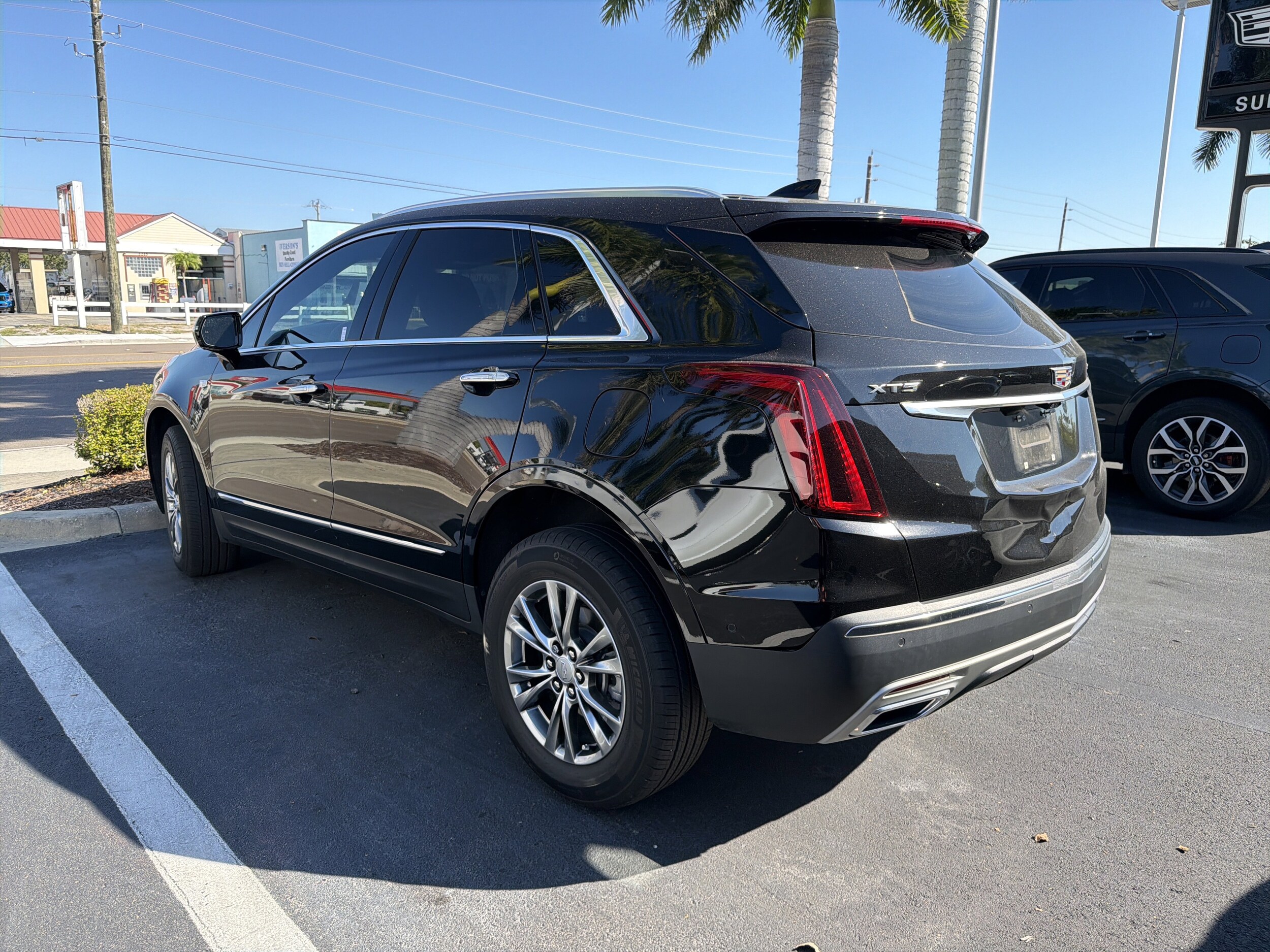 2023 Cadillac XT5 Premium Luxury photo 2