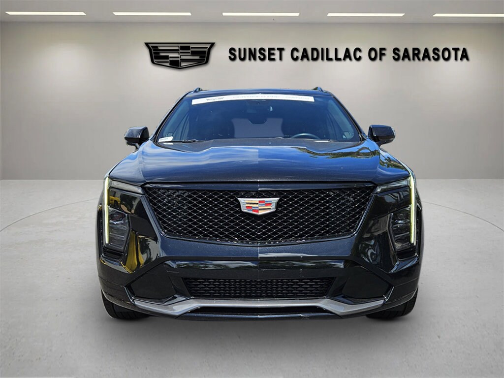 2024 Cadillac XT4 Sport photo 2