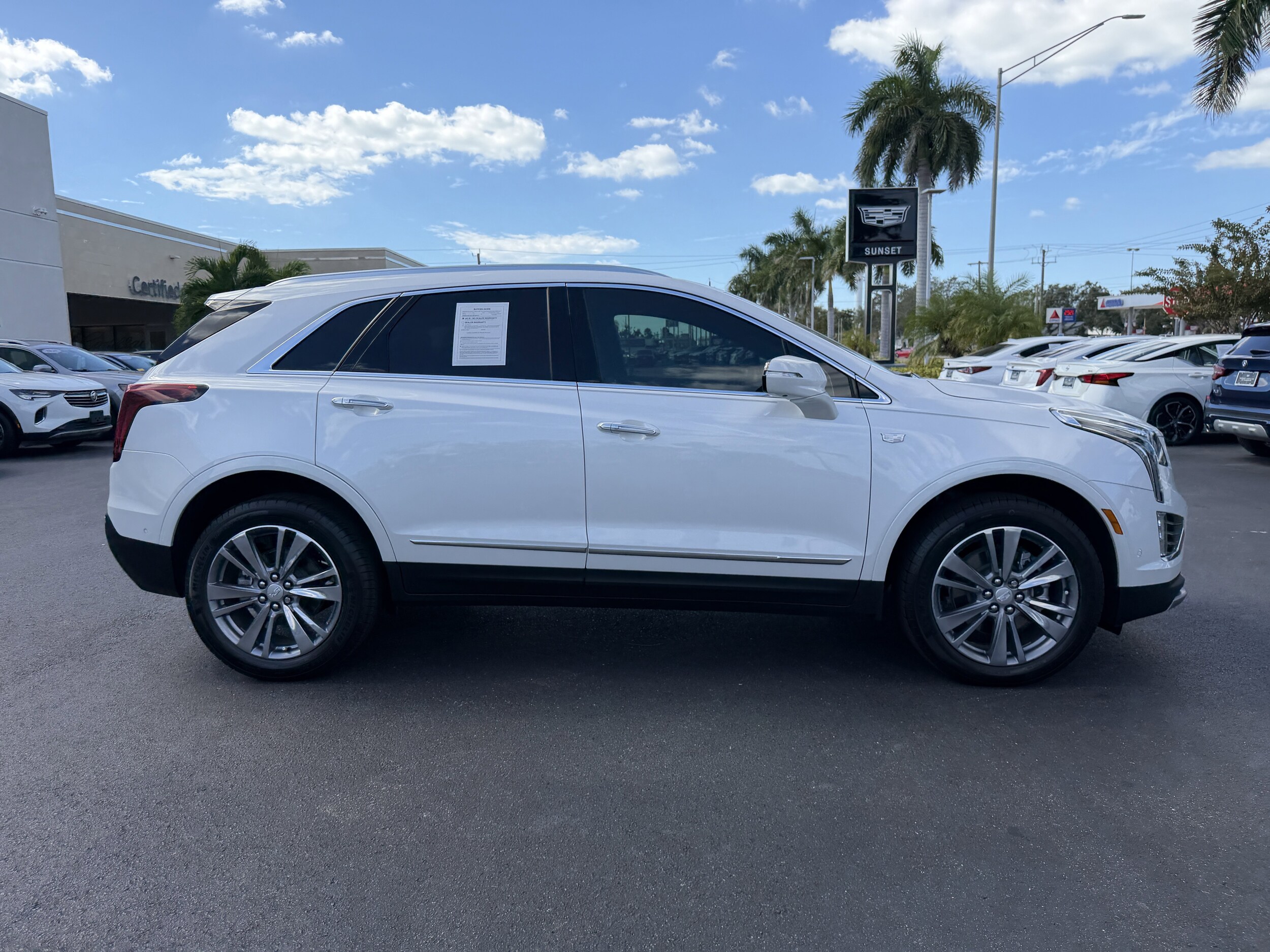 2025 Cadillac XT5 Premium Luxury photo 3