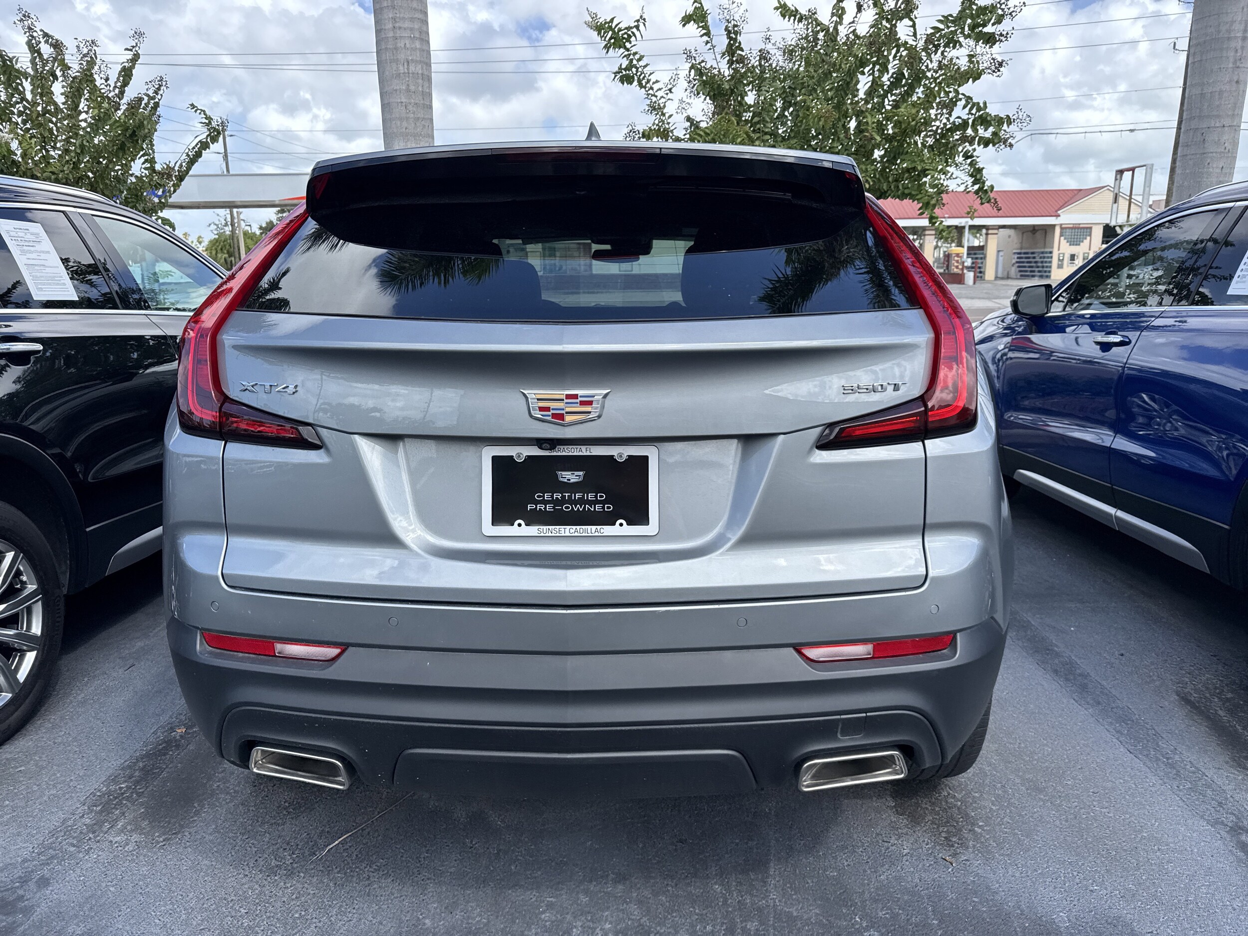 2023 Cadillac XT4 Luxury photo 3