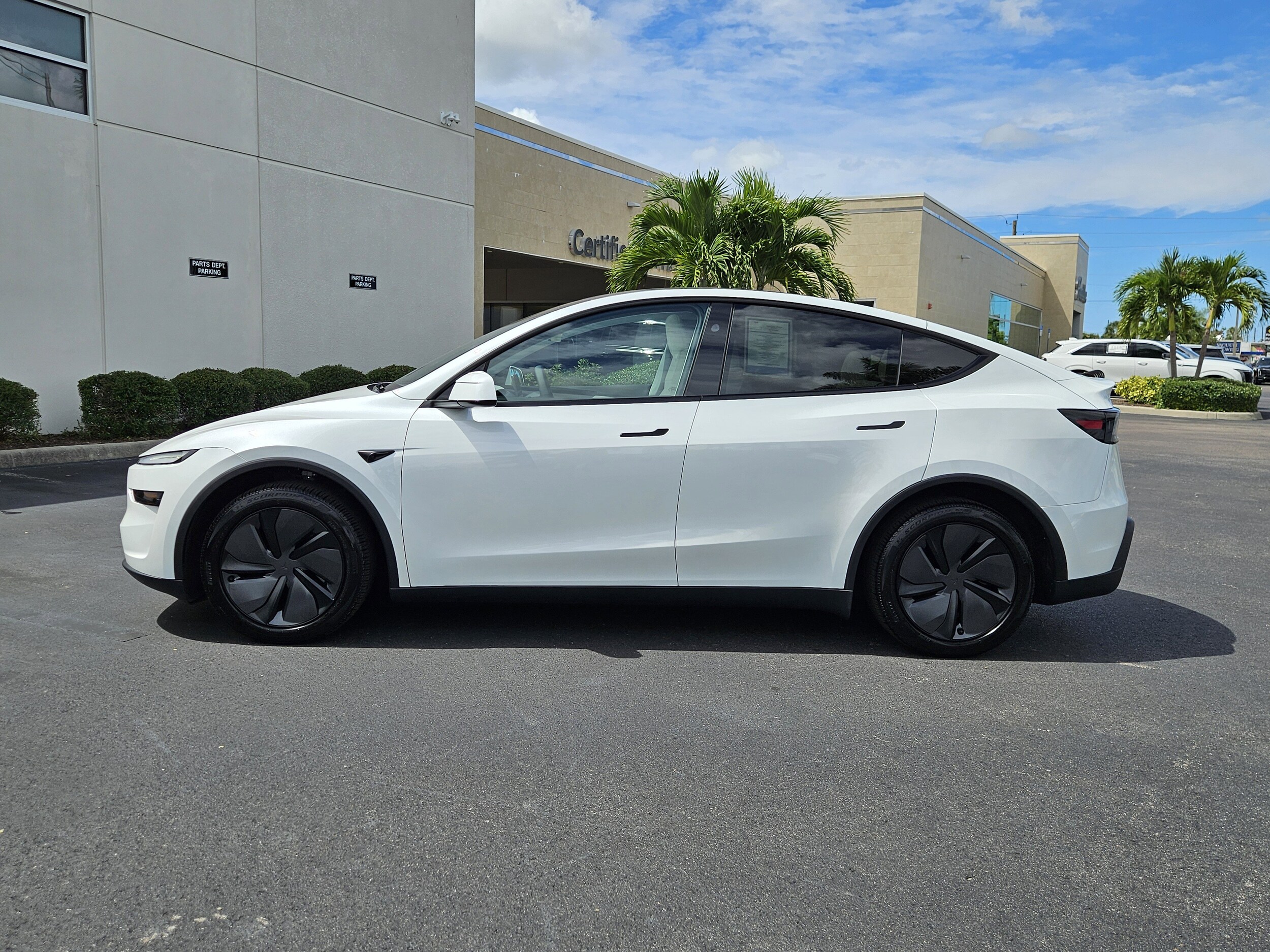 2026 Tesla Model Y Long Range photo 4