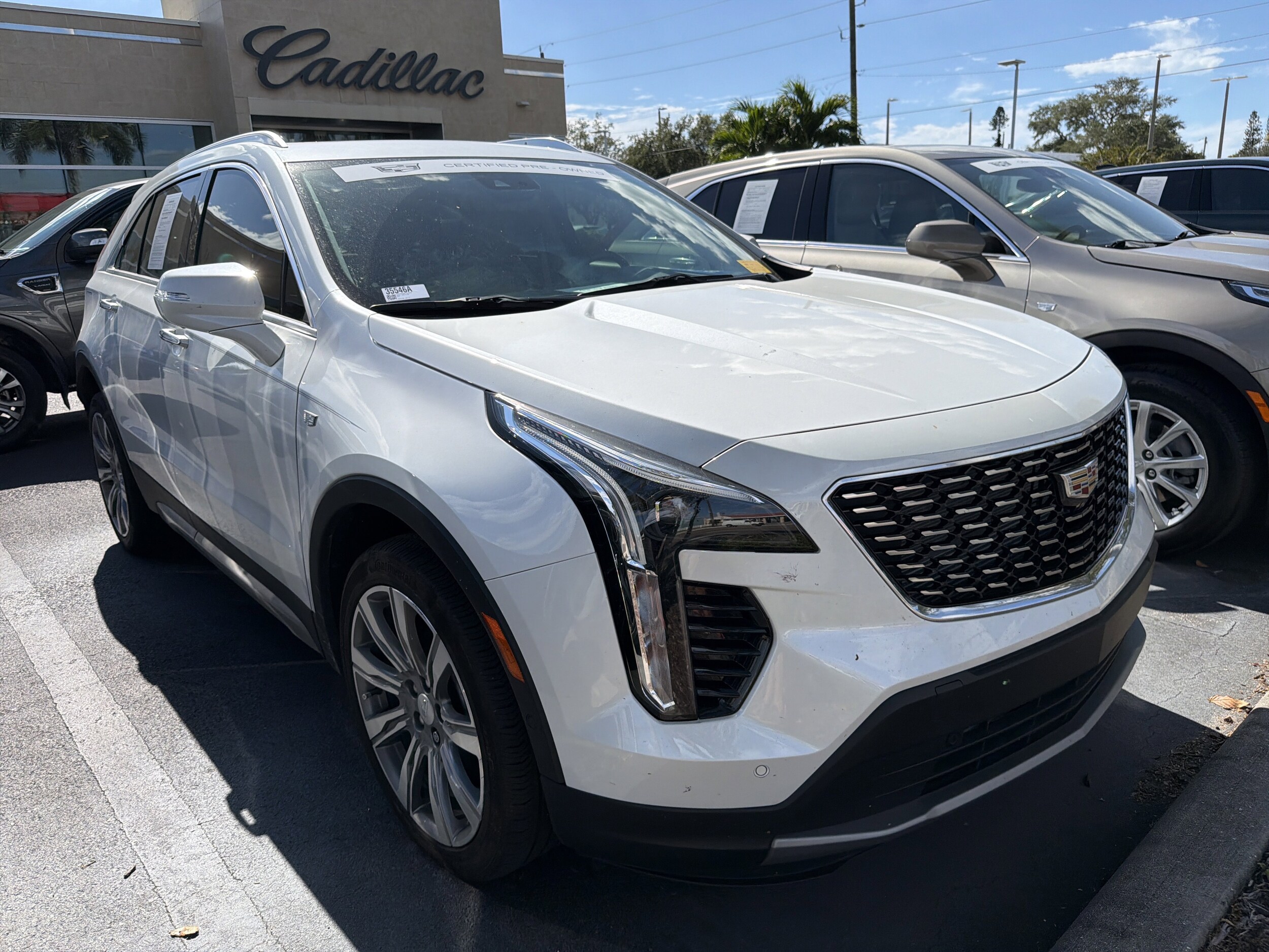 2023 Cadillac XT4 Premium Luxury photo 3