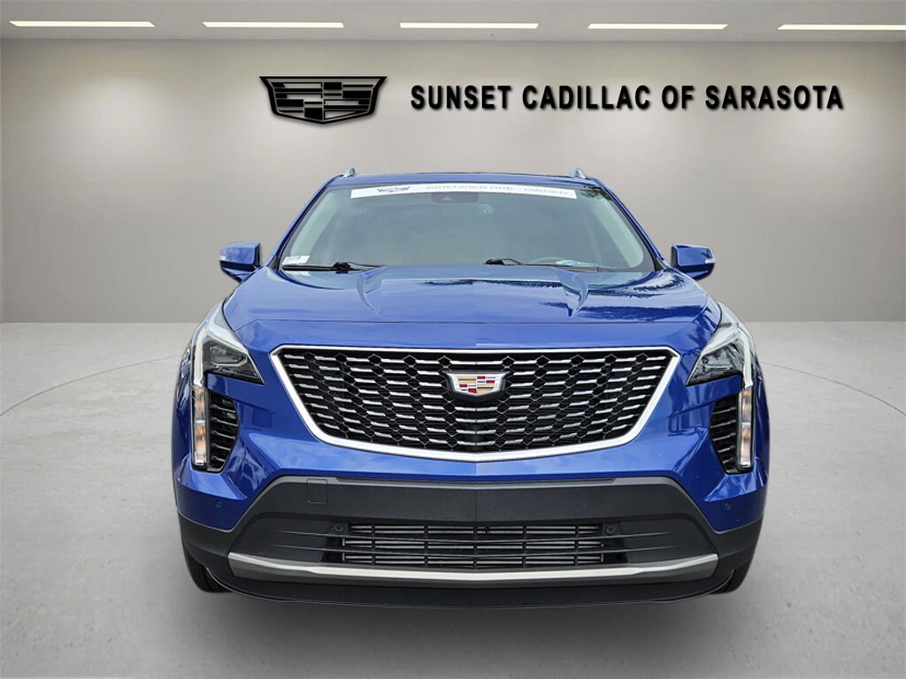 2021 Cadillac XT4 Premium Luxury photo 2